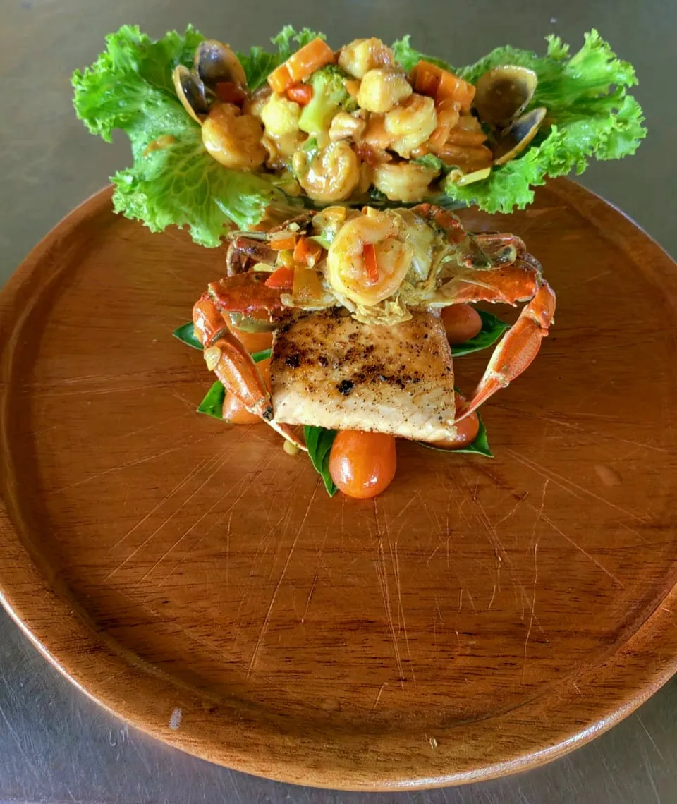 Fresh seasoned seafood dining with Lake Arenal views